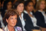 La alcaldesa Ganuza explicó en el Pleno que no cobra de ninguna sociedad pública