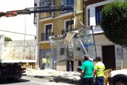 Un autobús arrolla la marquesina del paseo de la Inmaculada