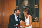 El Ayuntamiento recibe del Gobierno de Navarra el catálogo de bienes muebles