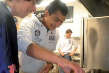 Concurso de huevos fritos en la casa María Vicuña