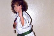 La alumna del Gimnasio El Puy Amaia Esparza quedó segunda en los JDN de Kárate en su categoría
