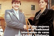 CALLE MAYOR 213 - DOS MUJERES EN EL TRADICIONAL INTERCAMBIO DE VARAS ENTRE ESTELLA Y VILLATUERTA
