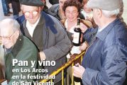 CALLE MAYOR 230 - PAN Y VINO EN LOS ARCOS PARA LA FESTIVIDAD DE SAN VICENTE