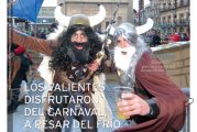CALLE MAYOR 429 - LOS VALIENTES DISFRUTARON DEL CARNAVAL A PESAR DEL FRIO