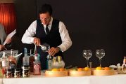El barman estellés Javier Ciordia se alza con el tercer premio en el I Concurso Navarro de Combinados