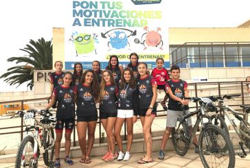 Las triatletas Alba Escobar y Jenny López-Roso, campeonas juvenil e Infantil, respectivamente, en los JDN