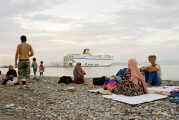 Lizarra Ciudad de Acogida recogió 1.500 kilos de ropa para los campos de refugiados de Grecia