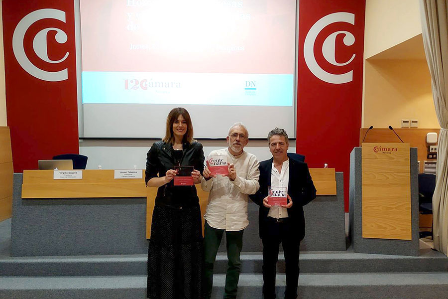 Reconocidos tres comercios centenarios de Estella
