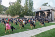 La Banda consiguió interpretar dos obras y media  antes de que la lluvia suspendiera el concierto