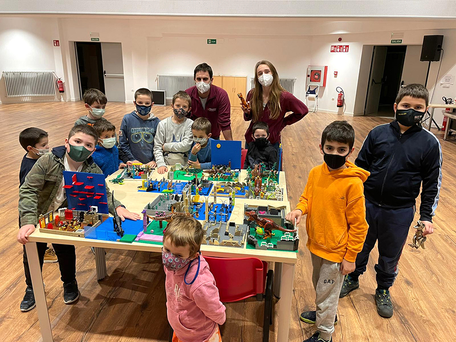 Exitosa I Maratón de Lego en el colegio público Remontival