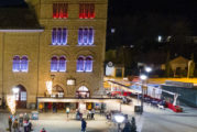 La estación se iluminará como símbolo de la unión entre las naciones