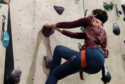 Usuarios del centro a Caidis Oncineda practican la escalada