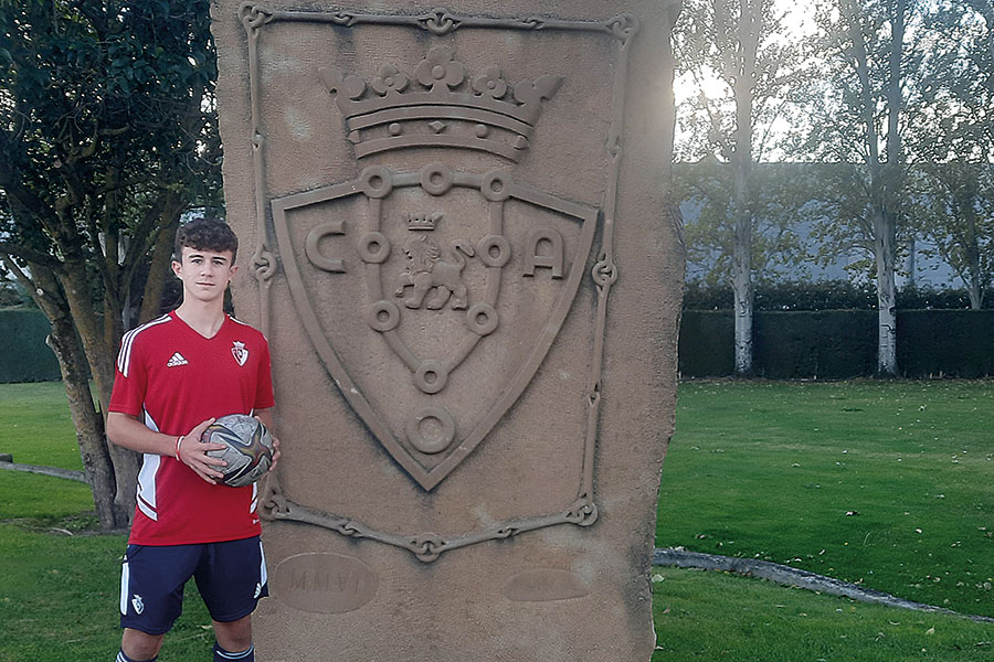 PRIMER PLANO – XABI GARÍN ARZOZ – Jugador de Osasuna Liga Nacional – “Desde pequeño he sabido organizarme y sé compaginar el fútbol y los estudios”