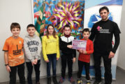 Lizarra Ikastola entrega 1.400 euros de recaudación en el II Mercadillo Solidario a la asociación Bihotzez