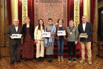 Recibimiento a las selecciones juvenil femenina y cadete masculina de balonmano, capitaneada por Iñigo Irisarri, del Bm. Lizarrerria