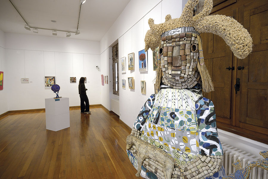 Casi 1.800 personas visitaron en marzo la exposición de Mujeres Creadoras AR[TE]TAS