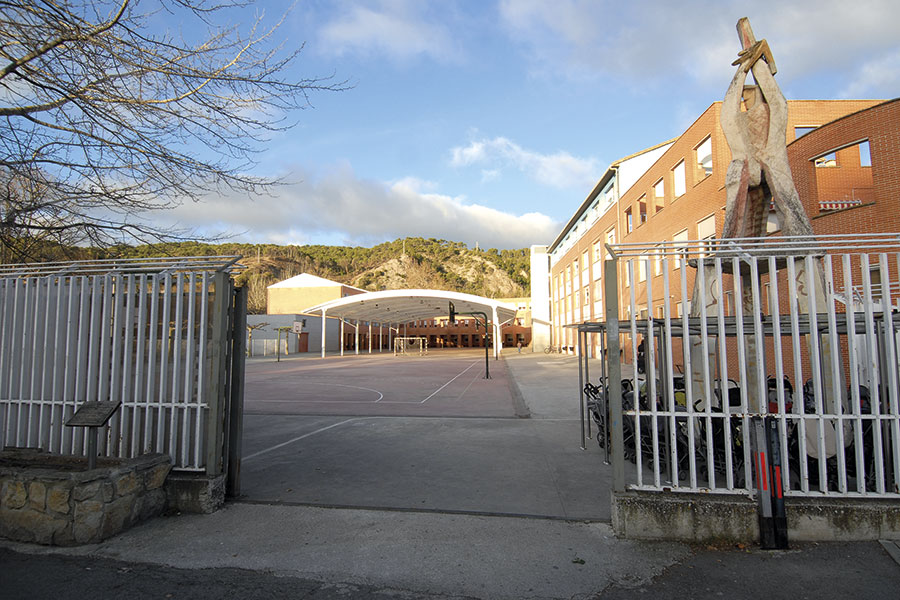 El patio de Lizarra Ikastola vuelve a estar abierto los fines de semana