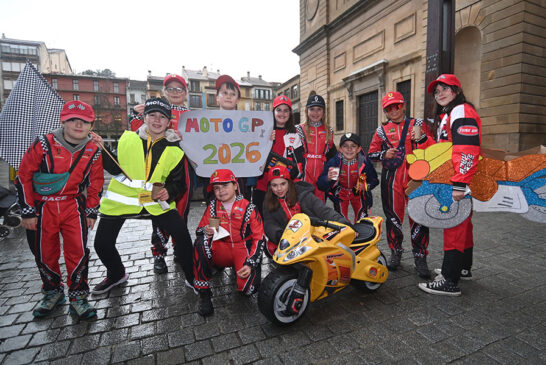 La lluvia marcó el ritmo del Carnaval en Estella-Lizarra