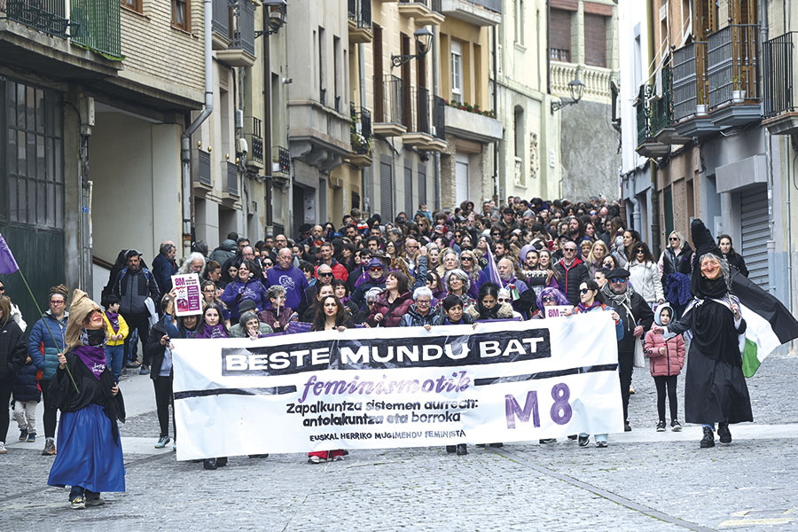 El 8-M concitó a cientos de manifestantes en Estella-Lizarra