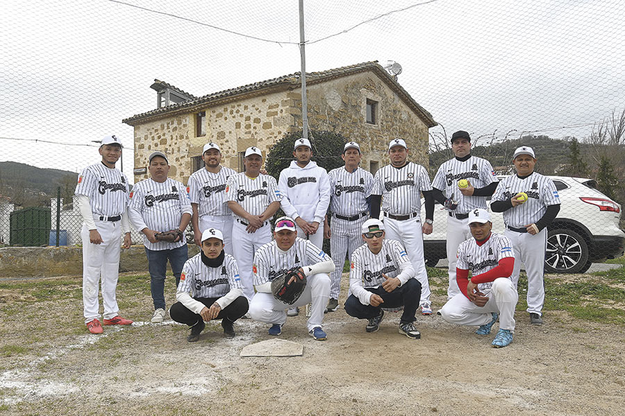 Valdelobos da cabida a la práctica del softball