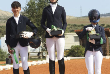 Plata de Ángela Hermoso de Mendoza en el Trofeo Yeguada San Antonio (Zaragoza), del Campeonato Nacional