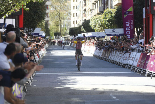 Ion Izagirre conquista, en el año de su retirada, su tercer Gran Premio Miguel Induráin