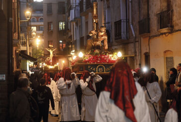 El Santo Entierro recorrió con devoción las calles de Estella-Lizarra