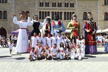 Las Fiestas de Puy se vivieron de blanco y rojo y con calor de agosto