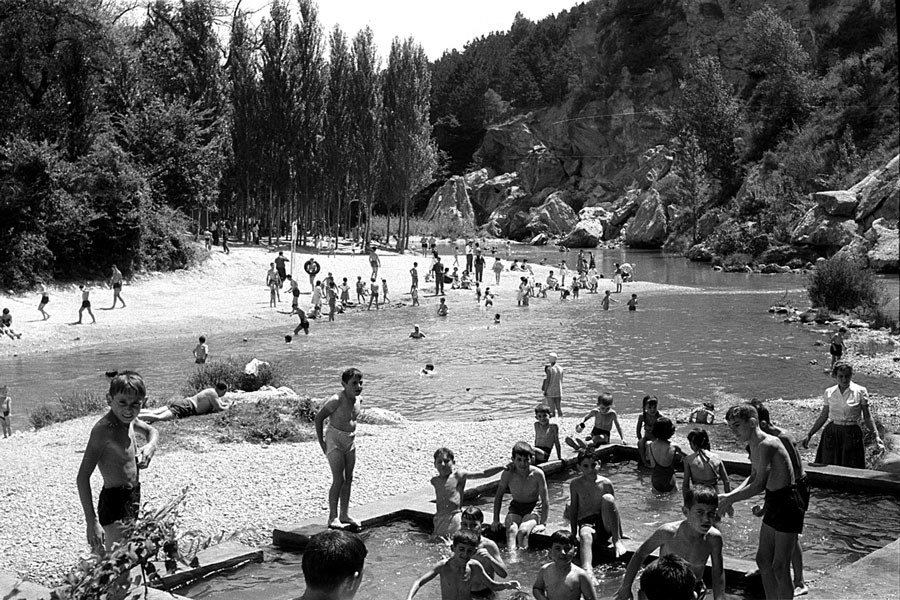 AYER Y HOY – La playa del Ega y la poza del Agua Salada / 1960
