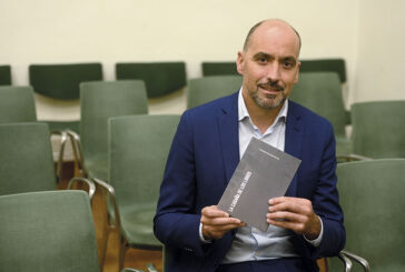 ENTREVISTA - CARMELO SAN MARTÍN - ESCRITOR - “Una desaparición siempre es una herida abierta”