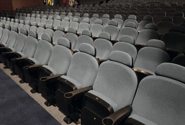 Los cines recuperan su actividad tras renovar las butacas y el escenario